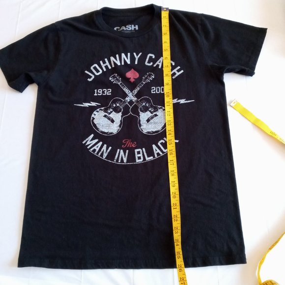 Johnny Cash The Man in Black Graphic T-Shirt - Picture 7 of 8